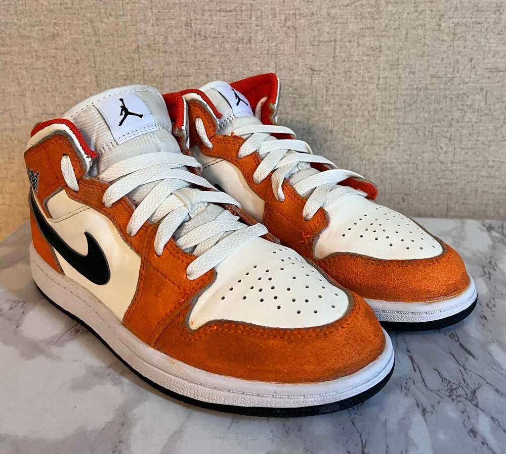 Jordan 1 Mid SE Orange Suede Kids Size 2Y